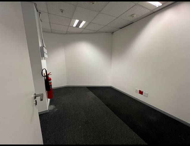 569M² OFFICE TO LET IN ROSEBANK
